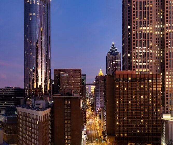 مجموعه ویستا شهر, The Candler Hotel Atlanta, Curio Collection By Hilton