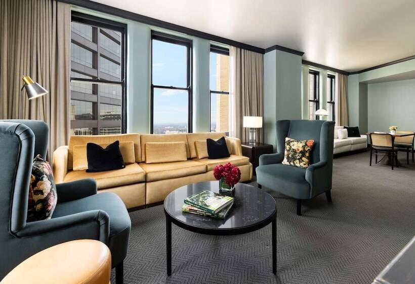 مجموعه ویستا شهر, The Candler Hotel Atlanta, Curio Collection By Hilton