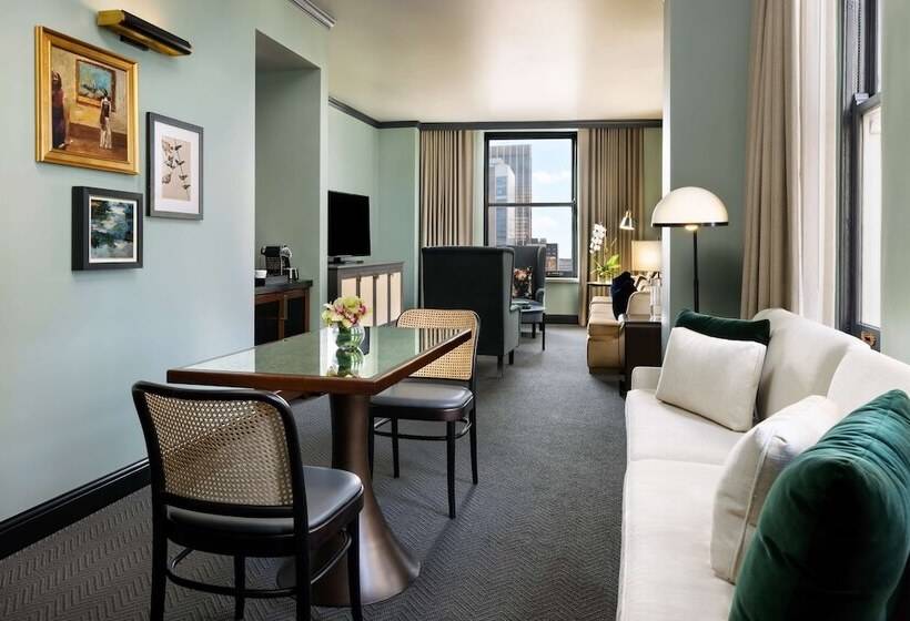 مجموعه ویستا شهر, The Candler Hotel Atlanta, Curio Collection By Hilton