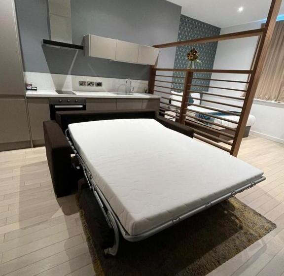 استودیوی لوکس, Terlon Apartments