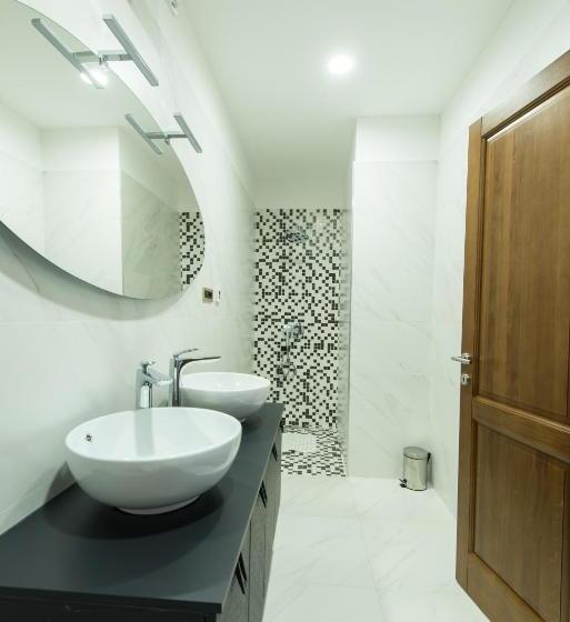 小型套房带阳台, Wine Residence Cattunar