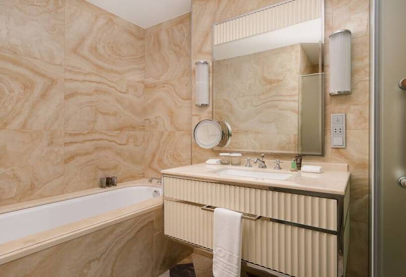 سوییت جونیور, Lotte Hotel Samara