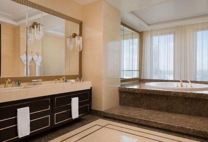 سوئیت رویال, Lotte Hotel Samara