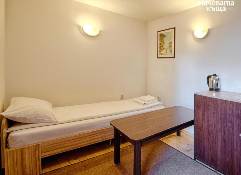 اتاق استاندارد سه نفره, Guest House Nachevata Kashta