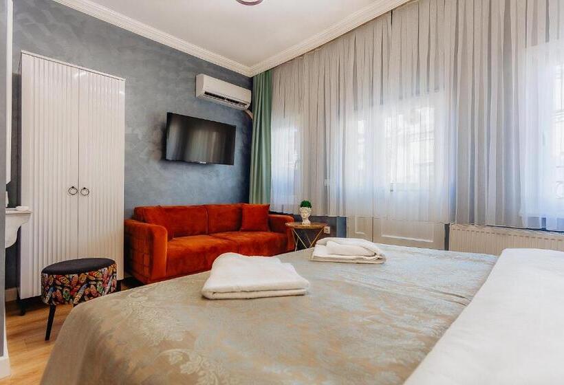 اتاق استاندارد سه تخته با بالکن, Stay Inn Taksim Hostel