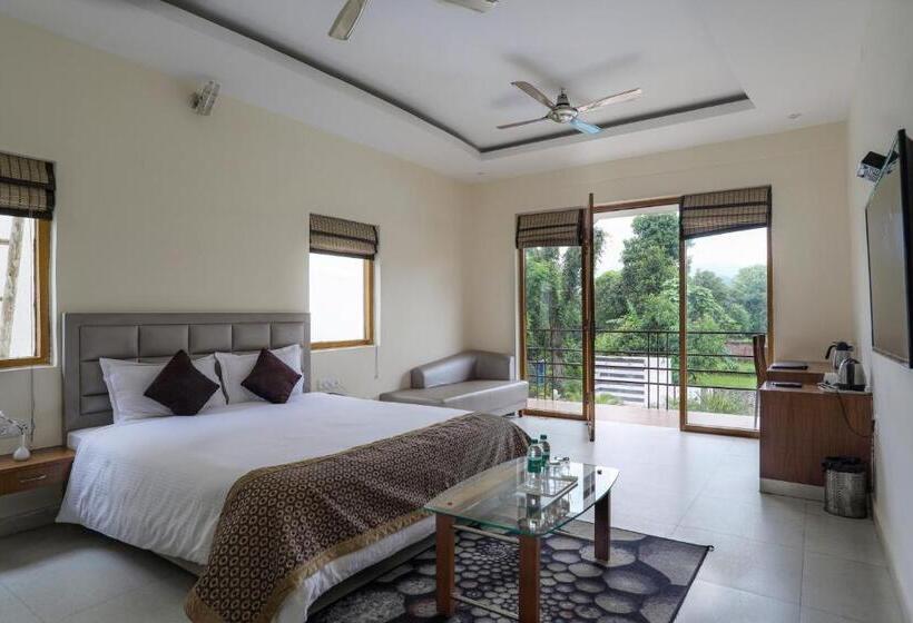 اتاق استاندارد با چشم‌انداز استخر, Corbett Panorama Resort