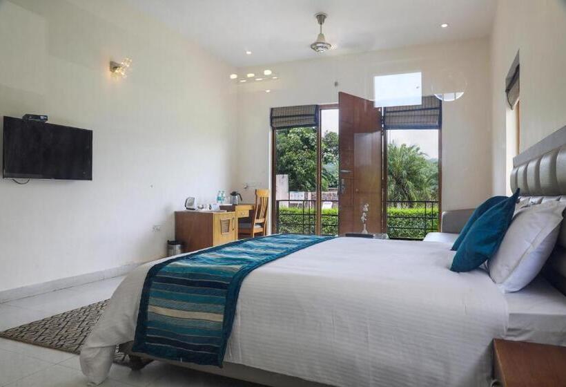 اتاق استاندارد با چشم‌انداز استخر, Corbett Panorama Resort
