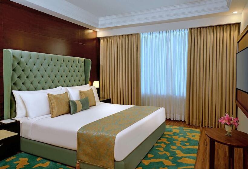 اتاق لوکس, Radisson Chandigarh Zirakpur