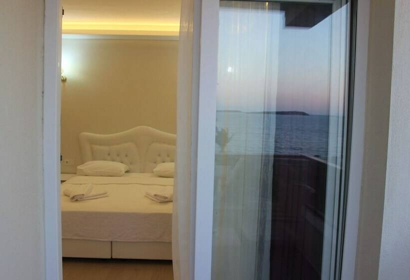 اتاق لوکس با چشم‌انداز دریا, Serin Otel