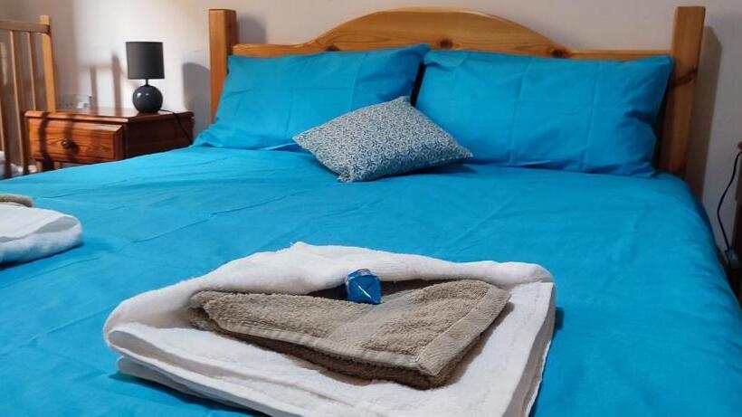 اتاق راحتی سه تخته, Grotto's Paradise B&b
