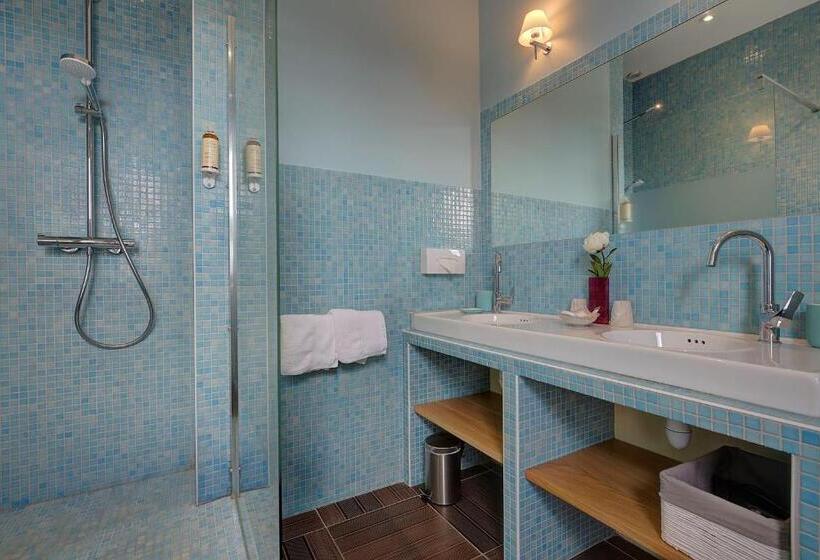 مجموعه ویستا شهر, B&b Le Clos D Argenson