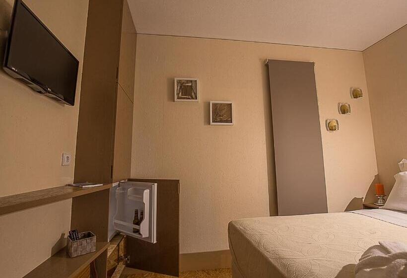 بانگلوی استاندارد با چشم‌انداز دریا, Alluar Lodge