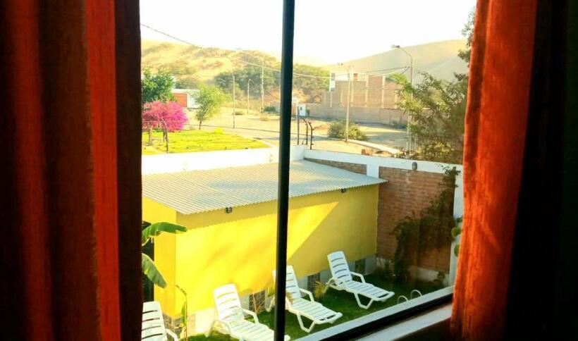 اتاق استاندارد چهار تخته, Diamond Monkey Lodge