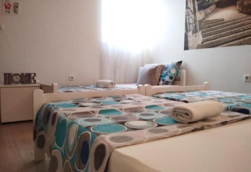 اتاق راحتی سه تخته, Pansion Ponte