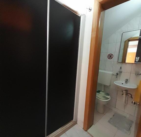 اتاق راحتی سه تخته, Pansion Ponte