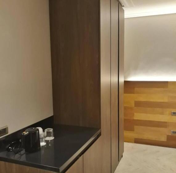 سوییت اجرایی, Acacia Hotel Bacolod