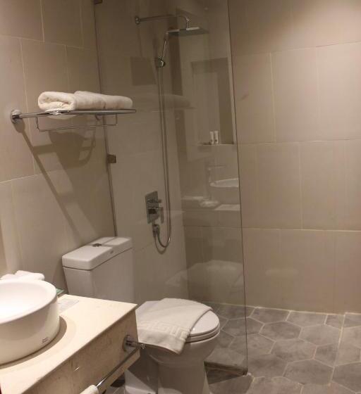 سوییت جونیور, Acacia Hotel Bacolod