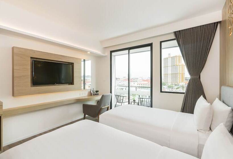 琮城市景观的豪华间, Amber Pattaya