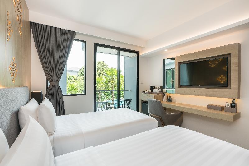 带泳池观景的豪华房, Amber Pattaya