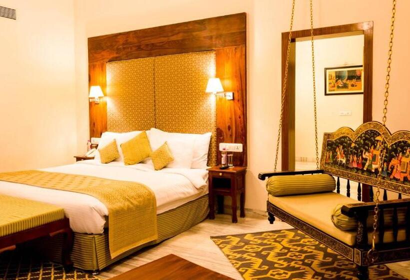 اتاق لوکس با تخت بزرگ, Pratap Mahal Pushkar Ihcl Seleqtion