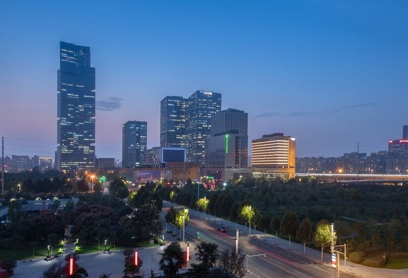 سوییت, Holiday Inn Express Zhengzhou Zhengdong, An Ihg