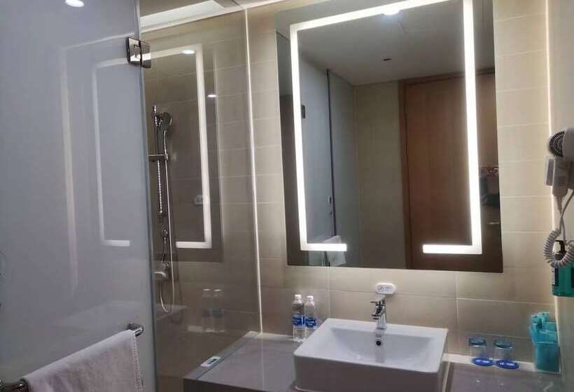Standard Room Double Bed City View, Holiday Inn Express Zhengzhou Zhengdong, An Ihg