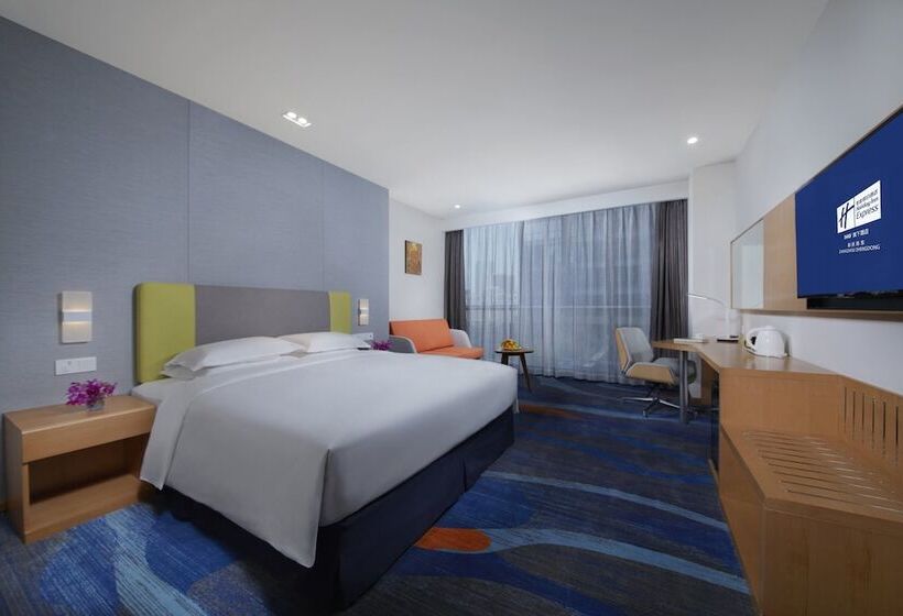 Standard Room Double Bed City View, Holiday Inn Express Zhengzhou Zhengdong, An Ihg
