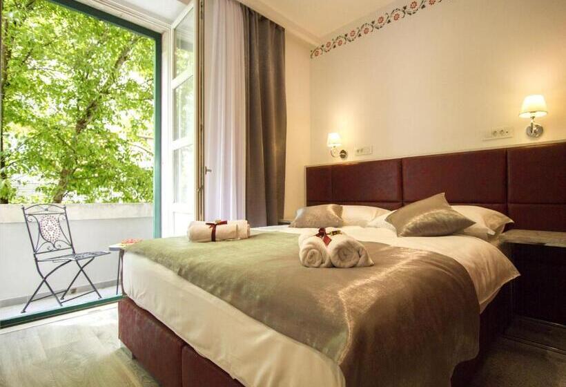 اتاق سوپریور با بالکن, Well Of Life Luxury Rooms