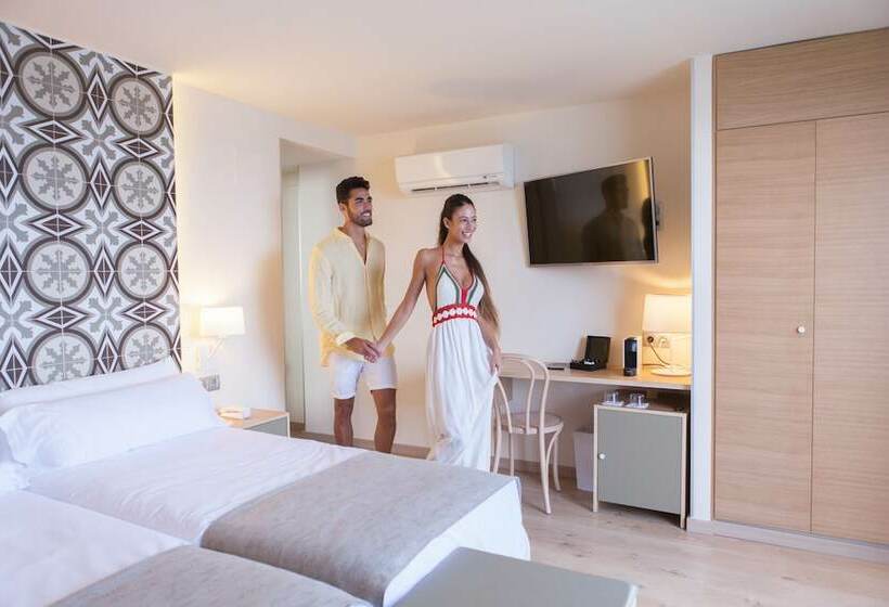 اتاق استاندارد با تراس و چشم‌انداز دریا, Gastrohotel Boutique Rh Canfali