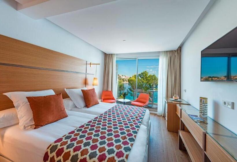 اتاق استاندارد با بالکن و چشم‌انداز دریا, Coronado Thalasso & Spa