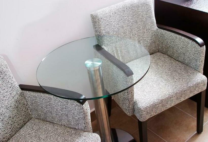 اتاق لوکس سه تخته, Sandos Monaco   Adults Only