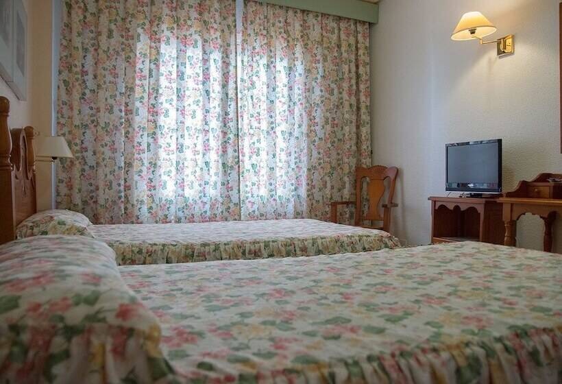 Номер Стандарт Трехместный, Terraza Carmona