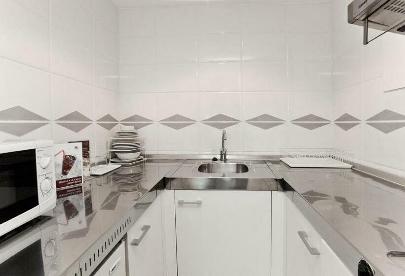 Quarto Triplo Estandar, Aparthotel Atenea Barcelona