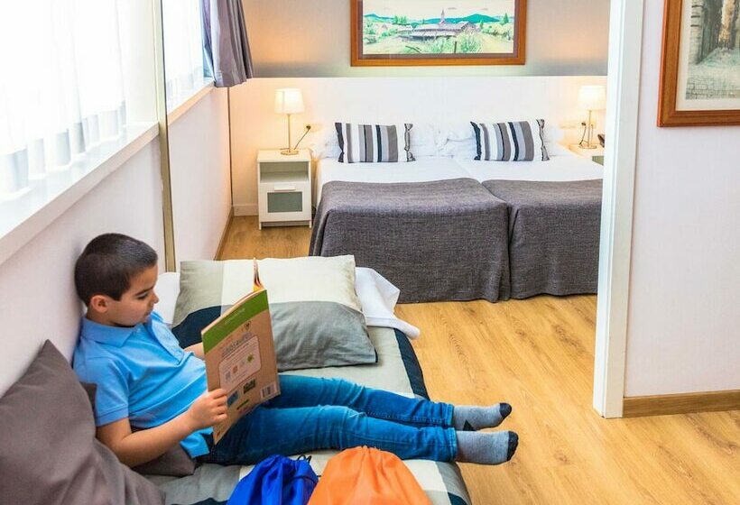 Номер Стандарт Трехместный, Aparthotel Atenea Barcelona