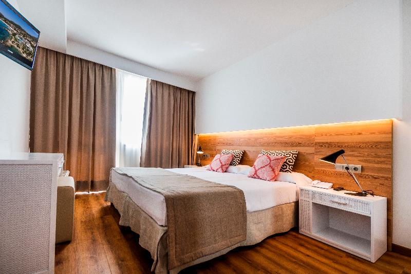 Апартаменты Комфорт 1 Спальня, Aparthotel Ponent Mar