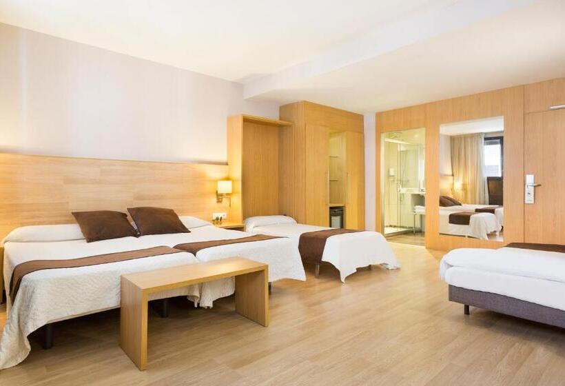 Четырехместный Номер Стандарт, Acta Azul Barcelona