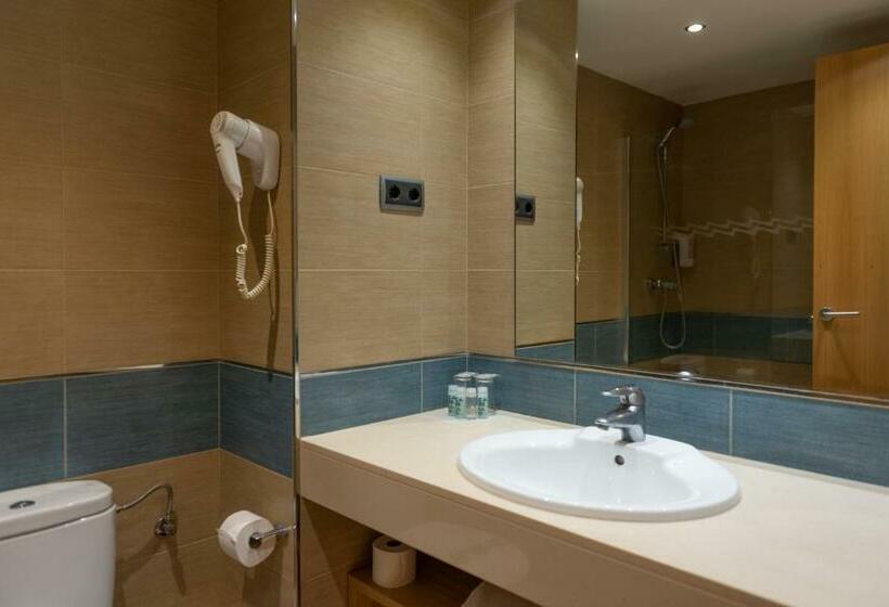 Четырехместный Номер Стандарт, Caprici Beach Hotel & Spa