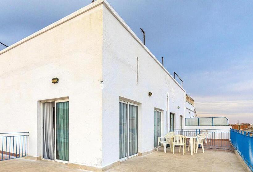Трехместный Номер Стандарт с Балконом, Vila Calella