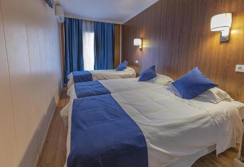 Четырехместный Номер Стандарт, Vila Calella