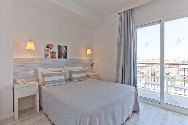 اتاق استاندارد, Fergus Club Pineda Splash