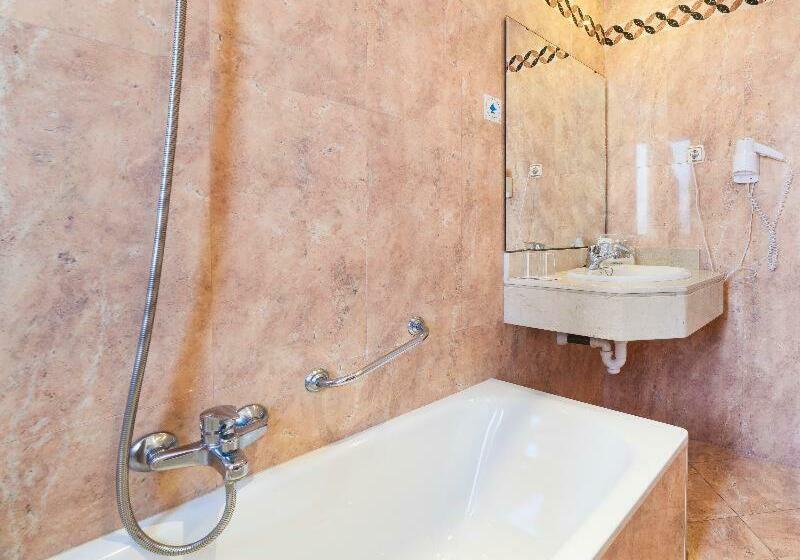 Quarto standard, Globales Reina Cristina