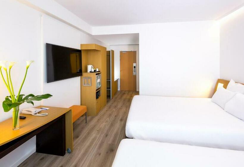 Quarto Superior, Novotel Campo De Las Naciones