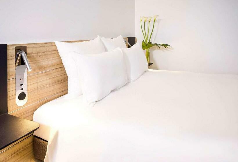 Quarto Deluxe, Novotel Campo De Las Naciones
