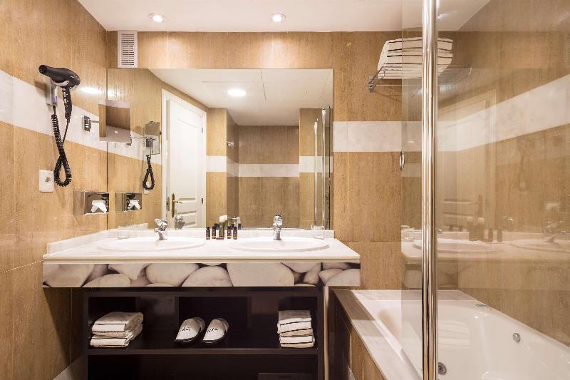 سوییت جونیور, ME Marbella Luxury Lifestyle Hotel