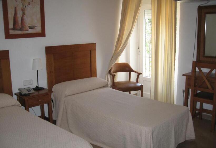 Standard Triple Room, Residencia Miami