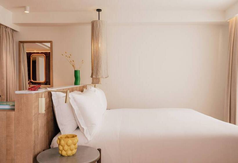 استودیوی استاندارد, ME Marbella Luxury Lifestyle Hotel