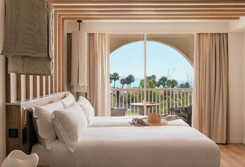 Люкс 2 Спальни, ME Marbella Luxury Lifestyle Hotel