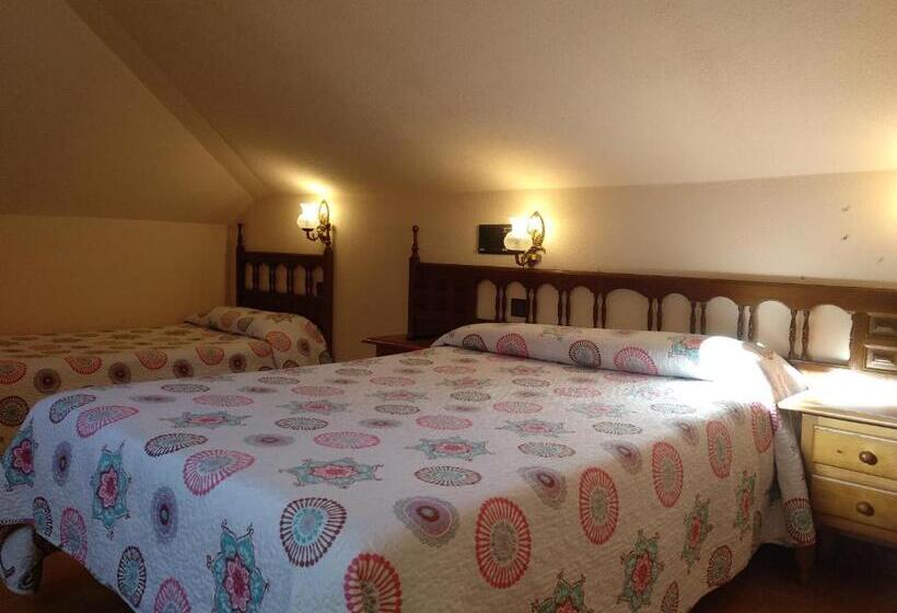阁楼房, Hostal Don Jaime I Y Ii