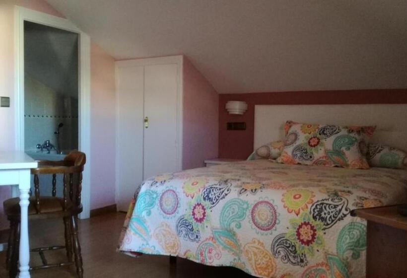 阁楼房, Hostal Don Jaime I Y Ii