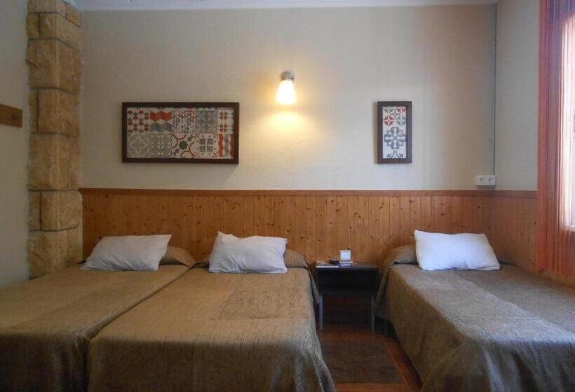 اتاق استاندارد سه نفره, Hostal El Callejon